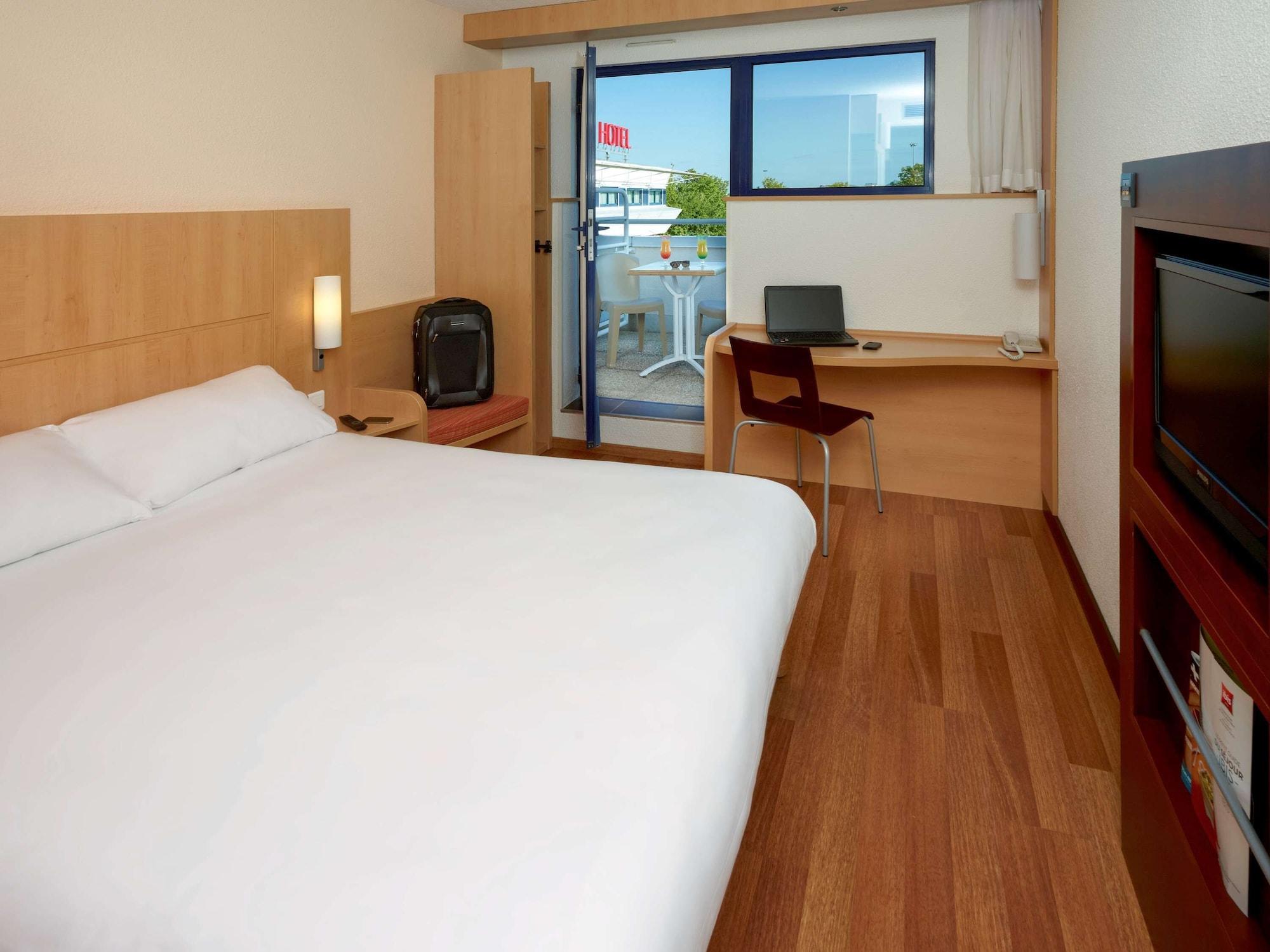 Ibis Site Du Futuroscope Hotell Chasseneuil-du-Poitou Exteriör bild