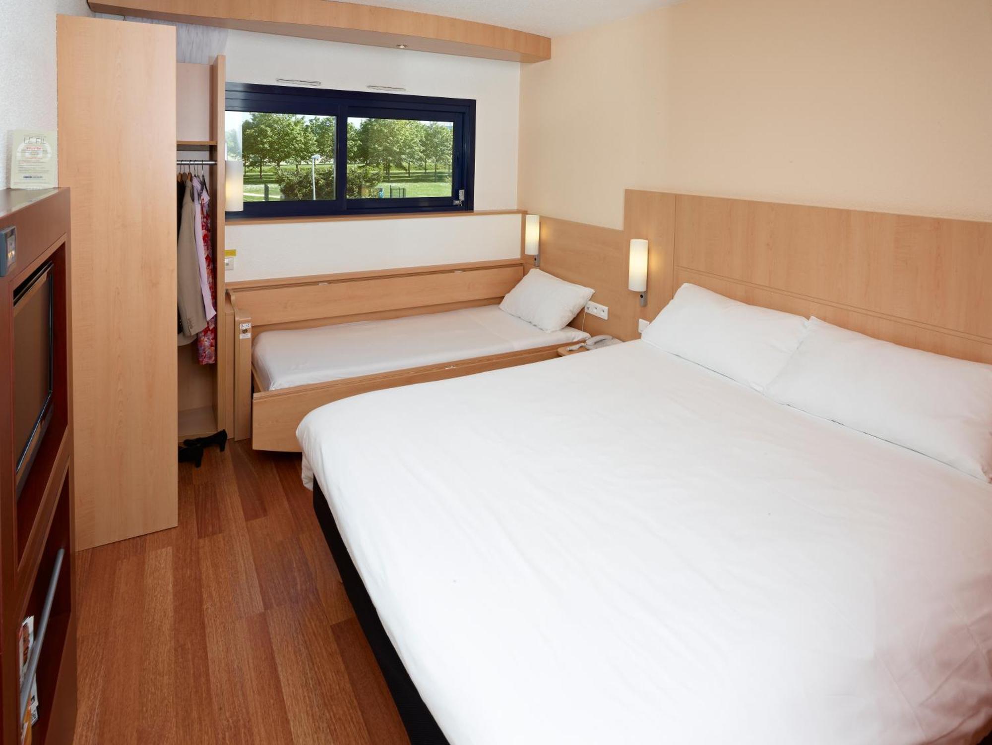 Ibis Site Du Futuroscope Hotell Chasseneuil-du-Poitou Rum bild