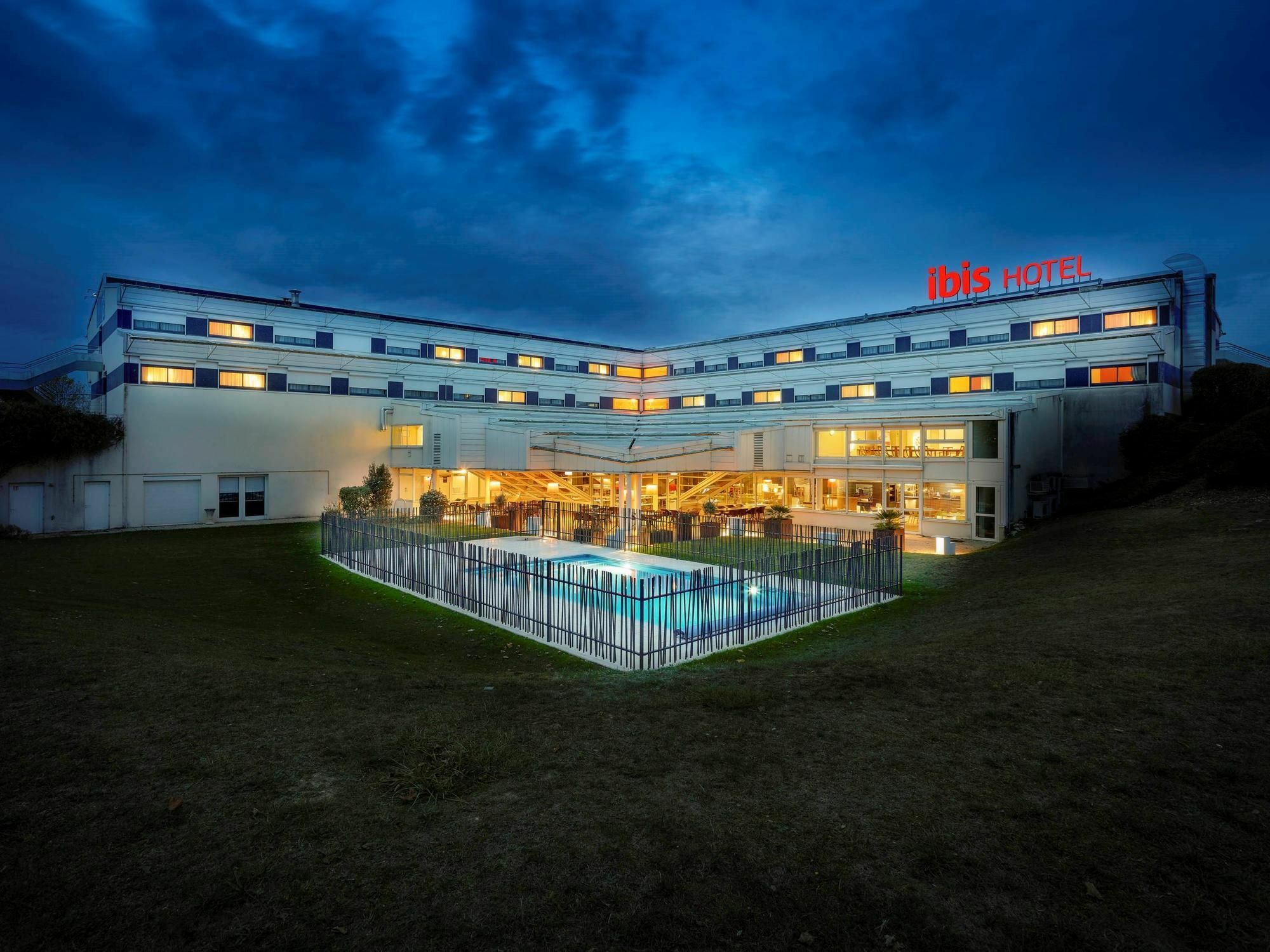 Ibis Site Du Futuroscope Hotell Chasseneuil-du-Poitou Exteriör bild